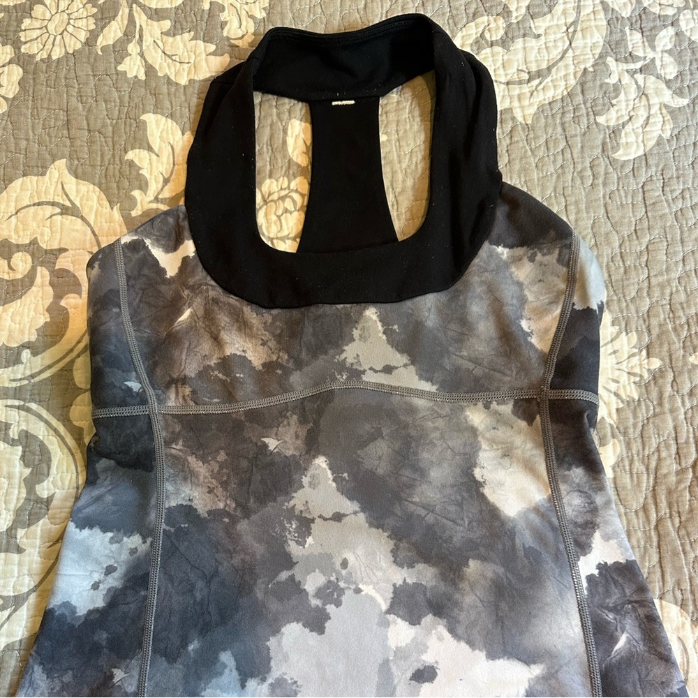 Lululemon Black and Gray Tie-Dye razor back tank. Size 6